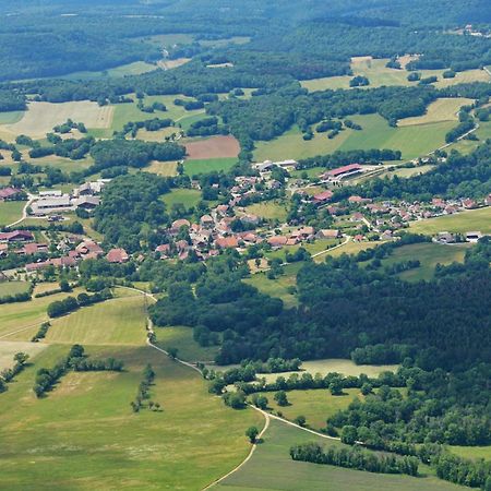 Le Champ Des Lys Hotell Amancey Eksteriør bilde