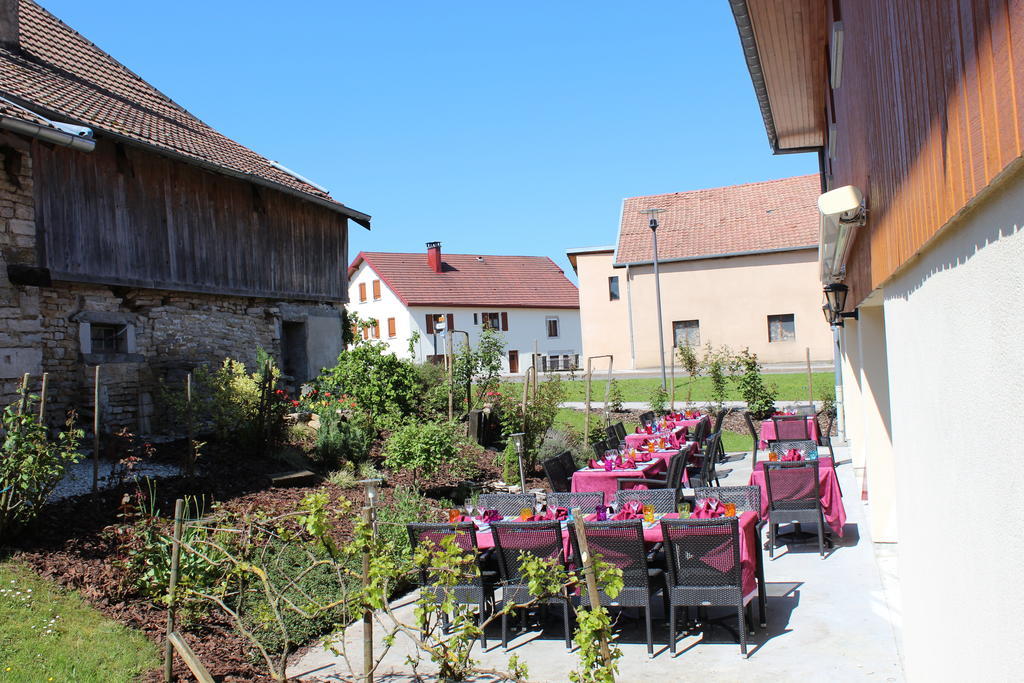 Le Champ Des Lys Hotell Amancey Eksteriør bilde