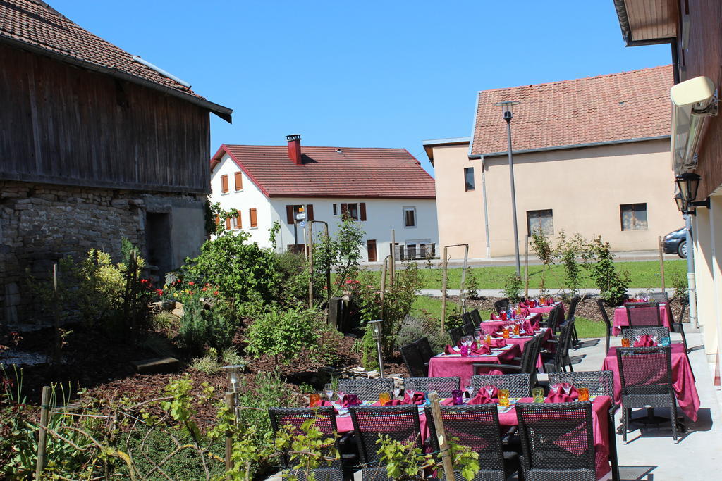 Le Champ Des Lys Hotell Amancey Eksteriør bilde