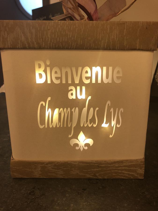 Le Champ Des Lys Hotell Amancey Eksteriør bilde